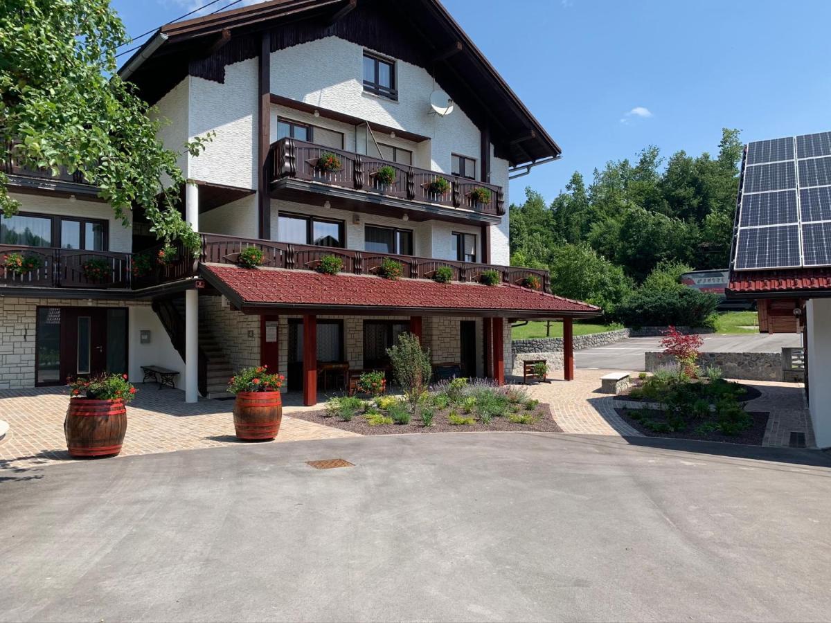 Zigon Bed & Breakfast Logatec Buitenkant foto