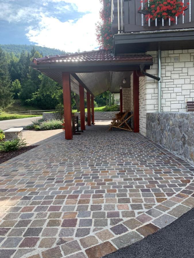 Zigon Bed & Breakfast Logatec Buitenkant foto