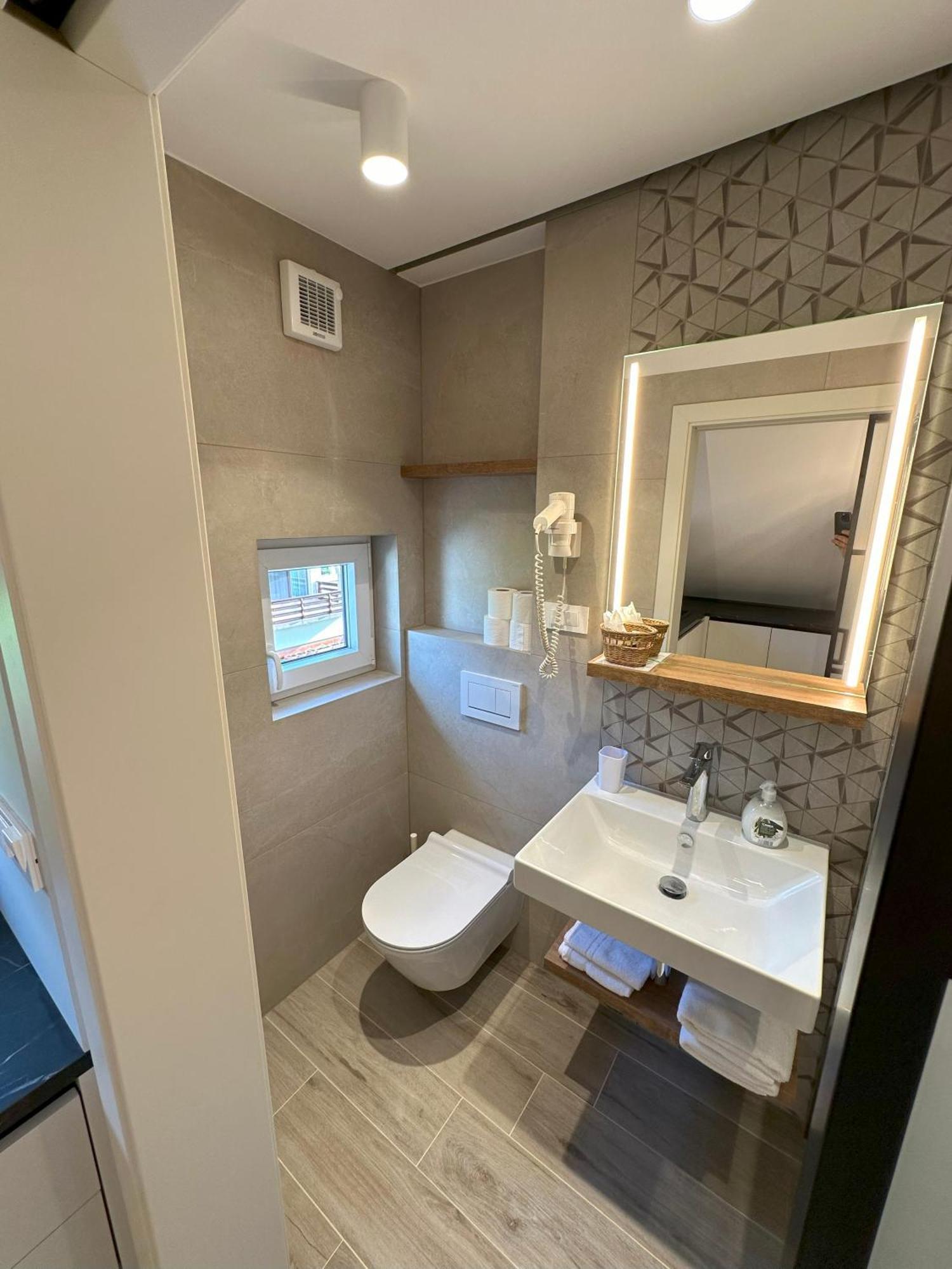 Zigon Bed & Breakfast Logatec Buitenkant foto