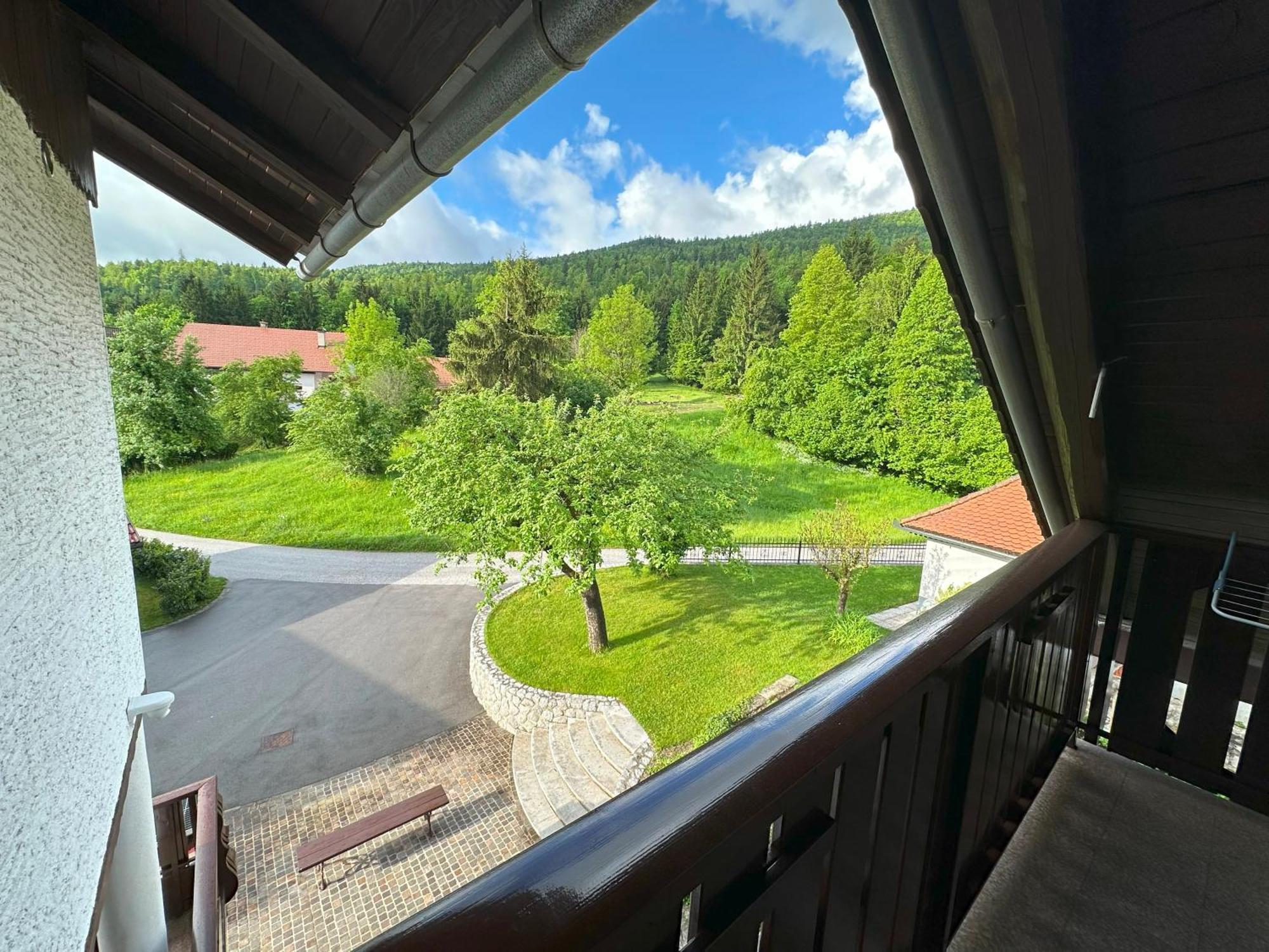 Zigon Bed & Breakfast Logatec Buitenkant foto